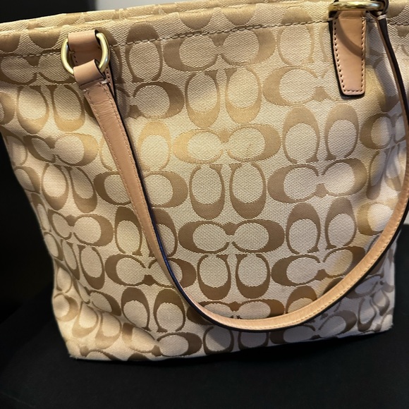 Coach tan signature with green strip, great condition. - Picture 3 of 4